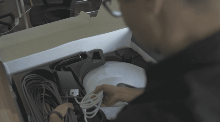 CTO Claudio Unboxing Starlink